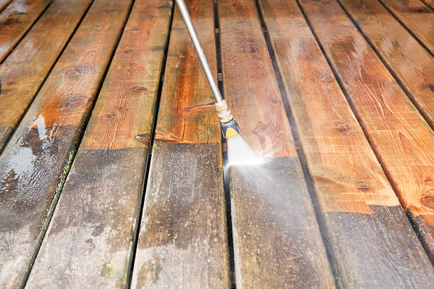 Best Deck Cleaning Services  in Willow, AK
